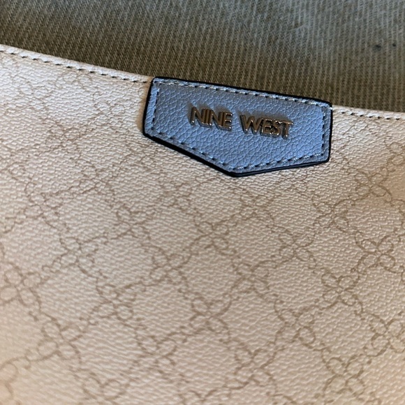 Nine West Wristlet/Clutch - Picture 3 of 8